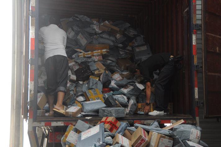快递公司春节不打烊政策_礼品代发_快递业新春年货寄递高峰